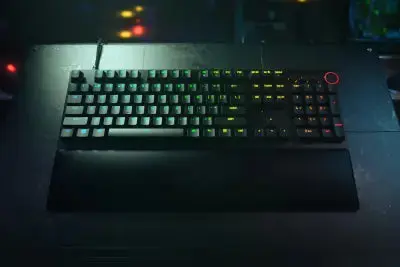 RZ03-03930100-R3M1, Razer Keyboard Huntsman V2 RGB 108key Red Switch USB EN, black