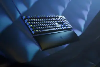 RZ03-03930100-R3M1, Razer Keyboard Huntsman V2 RGB 108key Red Switch USB EN, black