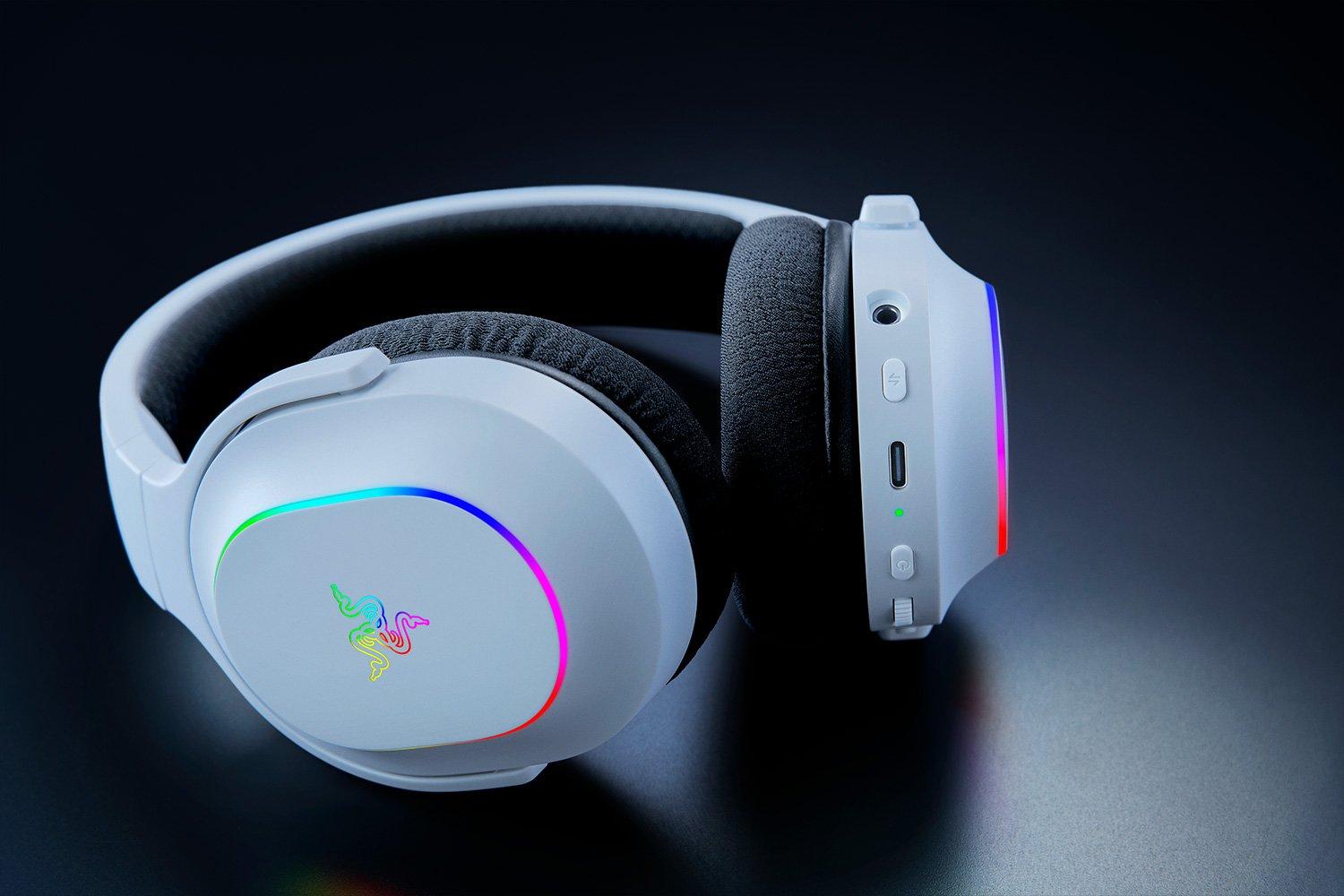 Razer Barracuda X Chroma, Gaming Headset white